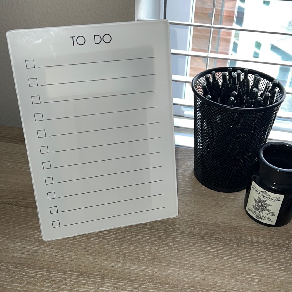 Viral Target Tabletop Glass Dry Erase To-Do List 🖤